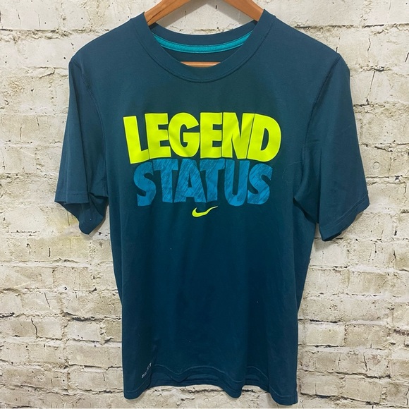 Nike Dri Fit Green Legend Status T Shirt - Picture 1 of 5